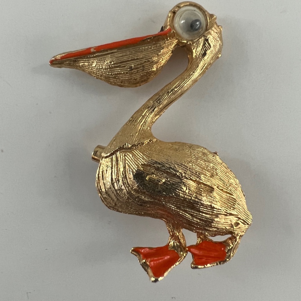 Vintage gold tone  brooch pin pelican goggly eyes